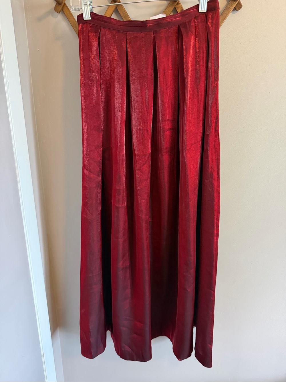 Vintage Laura Red Shimmery Pleated Maxi Skirt Size 8 (S/M)